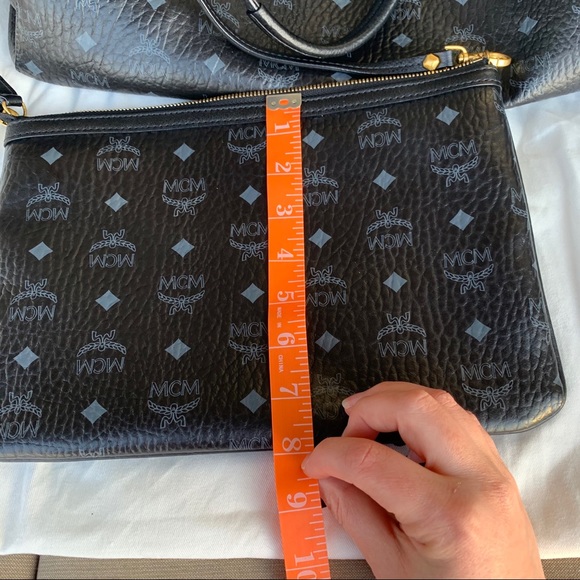 *SOLD* MCM Large Anya Reversible Tote with pouch - Picture 16 of 16